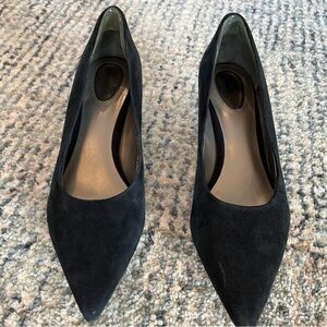 Trotters 2 inch black suede pumps, size 7 1/2
